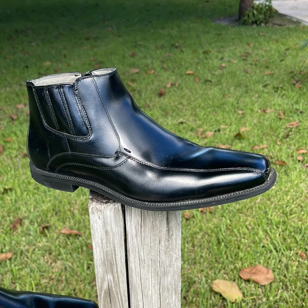 Florsheim Forum Zipper Chukka Boot. Black Leather ,Memory Foam .Rubber sole. - Picture 2 of 13